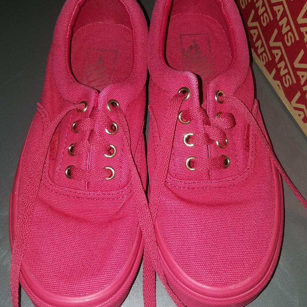 Era. Gold Mono Crimson Red Vans